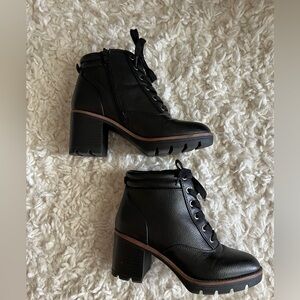 Naturalizer Madalynn Waterproof Heeled Lug Zip Laced Ankle Boots 6